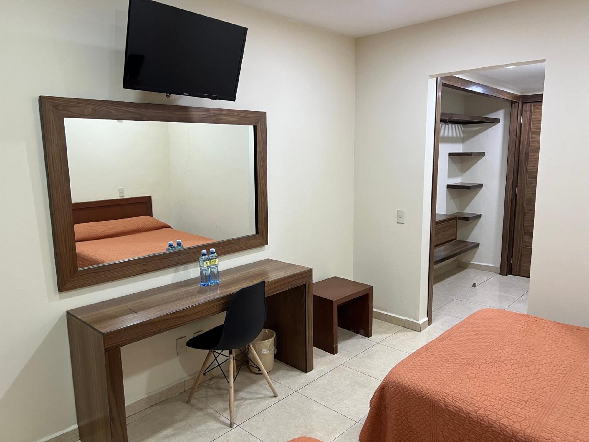 Hotel Fiesta Altena تيباتيتلان دي موريلوس المظهر الخارجي الصورة